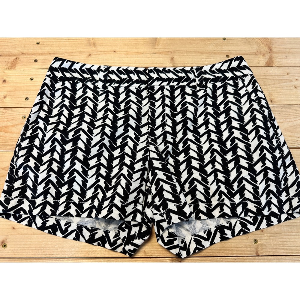 ANN TAYLOR LOFT Women's Size 2 Black White Patterned Shorts